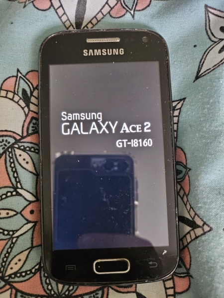 Samsung Galaxy Ace 2 GT-I8160 – 4 GB – Onyx schwarz – gebraucht, funktioniert einwandfrei