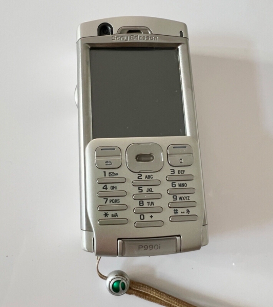 Sony Ericsson P990i – Premium Silver (Ohne Simlock) Smartphone