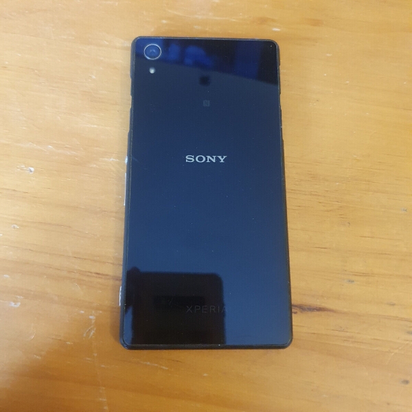 Sony Xperia Z1 schwarz 5,0″ Touch Display 2GB RAM 16GB 20-MP Android Smartphone