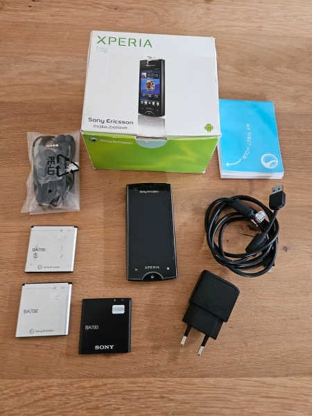 Sony Ericsson  Xperia Ray ST18i – schwarz (Ohne Simlock) Smartphone