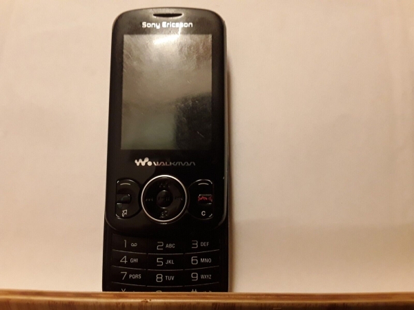 Handy Sony Ericsson Walkman W100i schwarz (Ohne Simlock) Smartphone Slider