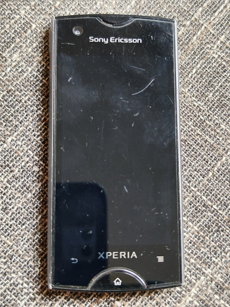 Sony Ericsson Xperia Ray St18i – Smartphone schwarz (defekt / ohne Ladekabel)