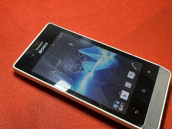 Sony Xperia Miro ST23I weiß (entsperrt) Smartphone Angebot lesen