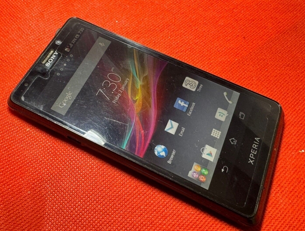 Sony Xperia T T LT30p – 16 GB – Smartphone schwarz (entsperrt)