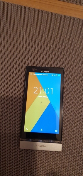 Sony Xperia P Smartphone(10,2 cm (4 Zoll)Touchscreen 8 Megapixel Kamera Android