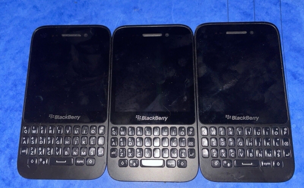 Retro BlackBerry Q5 schwarz 8GB 2GB RAM 3,1″ BBOS10 QWERTZ Tastatur Smartphone x3