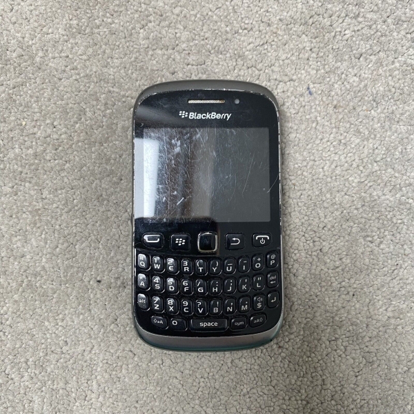 BlackBerry Curve 8520 – Smartphone schwarz (entsperrt) (PRD-30002-146)