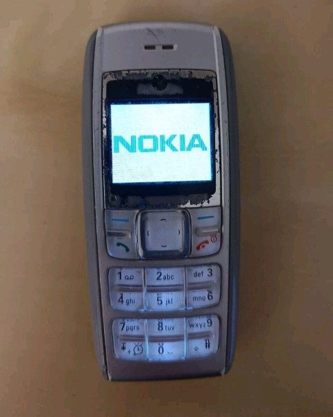 Nokia 1600 – Hell Silber (Ohne Simlock) Handy Nostalgie Handy Smartphone