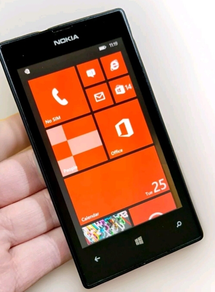 Nokia Lumia 520 – 8GB (Entsperrt) 3G Smartphone Top Zustand mit Ladegerät