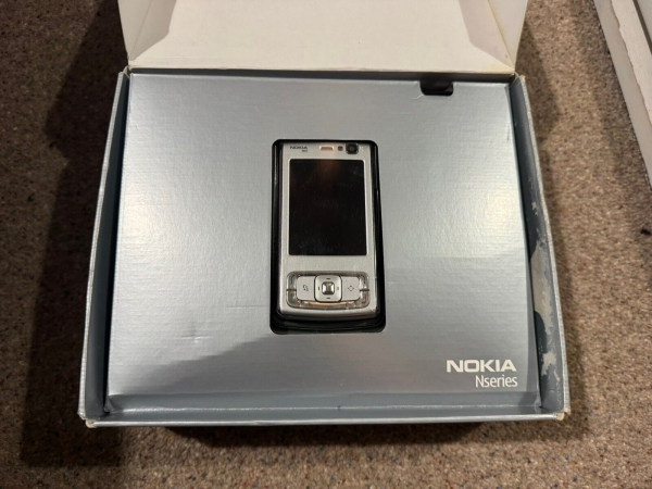 Nokia N95 Plum Three Smartphone Top Zustand Originalverpackt Sammler N95-1