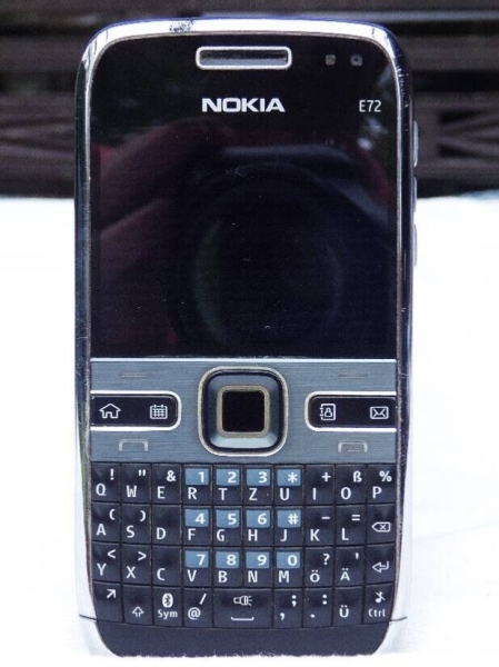 Nokia  E72 – Topasbraun (Ohne Simlock) Smartphone (keyboard: QWERTZ)