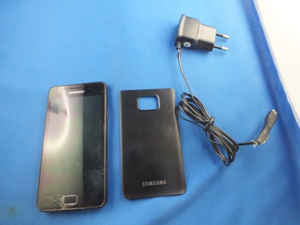 Samsung  Galaxy S II GT-I9100P 16GB -Schwarz Ohne Simlock Smartphone Glassprung