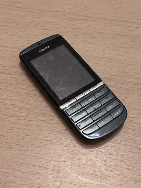 Nokia Asha 300 Farbe Grau (entsperrt) Handy