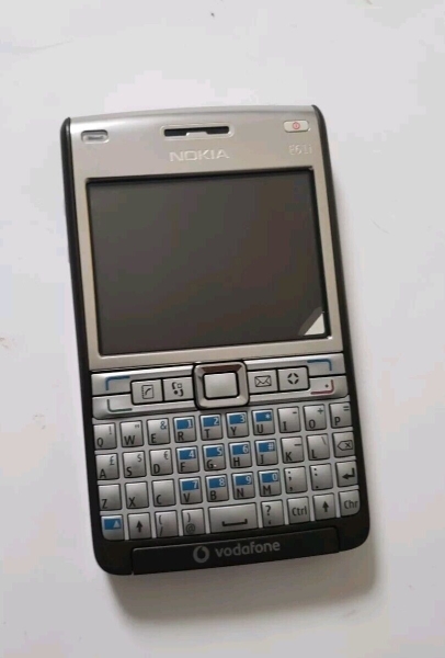 Nokia E61i Smartphone (entsperrt) – silber mokka