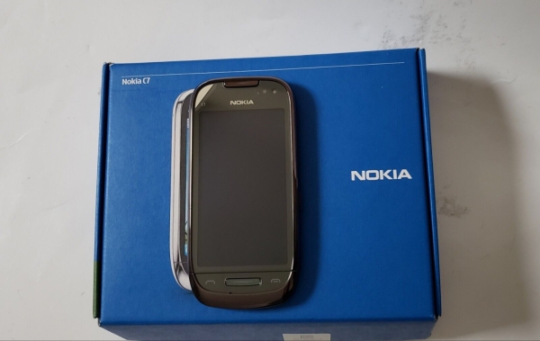 Nokia C7-00 (T-MOBILE) 8MP Kamera – WiFi – 3G Handy Braun Top Zustand