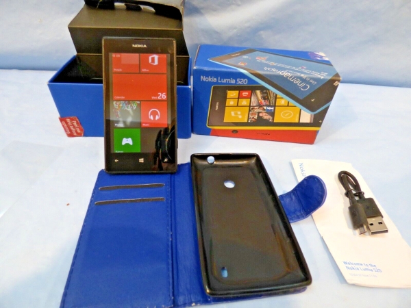 Nokia Lumia 520 Smartphone Touchscreen 8GB 512MB RAM Vodafone Locked Box schwarz