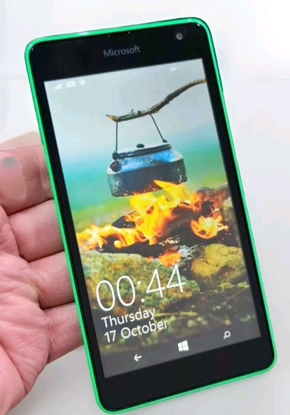 Nokia Lumia 535 – 8GB (Entsperrt) 3G Smartphone Top Zustand mit Ladegerät