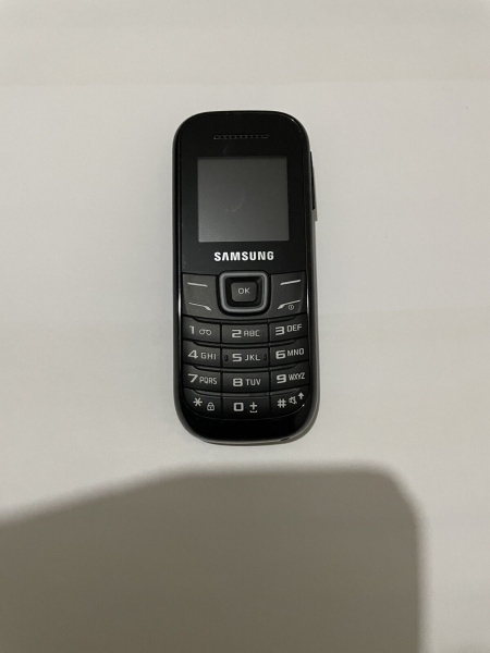 Samsung GT-E1200i Smartphone (Vodafone) – Schwarz Top Zustand Originalverpackt