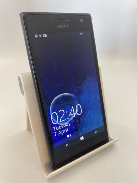 Nokia Lumia 735 RM-1038 grau O2 Netzwerk 4,7″ 6,7MP Windows Smartphone gesprungen