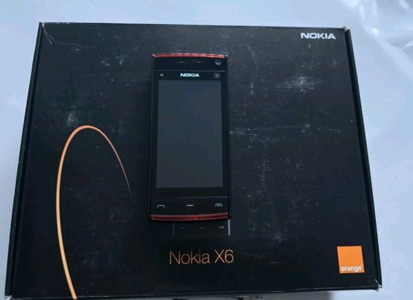 Nokia X6 Smartphone (Orange) – 16GB – schwarz/rot