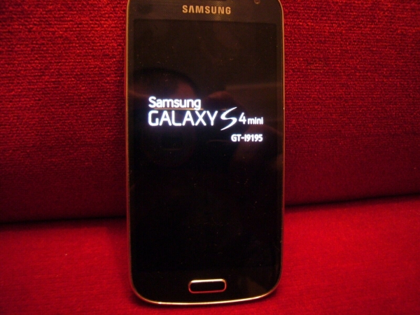 samsung galaxy s4 mini gt-i9195 smartphone