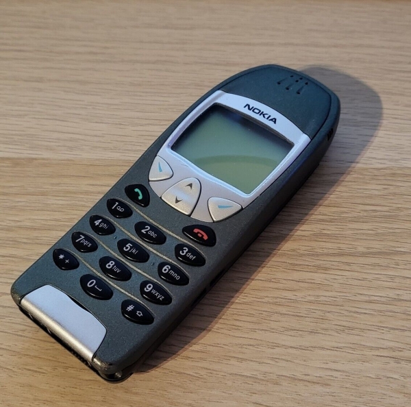 Nokia 6210 – Grau (Ohne Simlock) Smartphone Guter Zustand