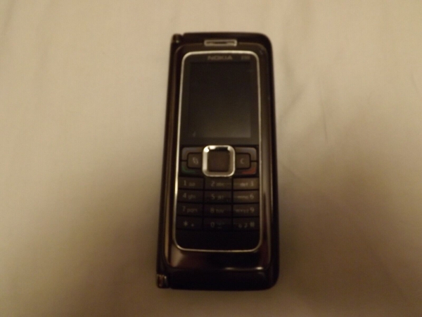 Nokia  E90 – Mocha (Unbokante Simlock) Smartphone