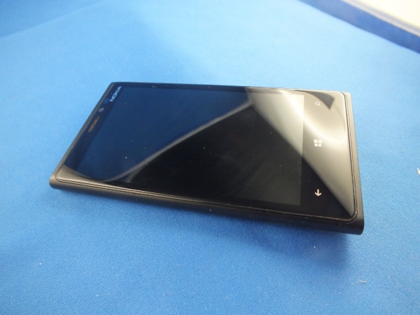 Nokia  Lumia 820 – 8GB – Schwarz  (Ohne Simlock) Smartphone Ohne Ladekabel Unget