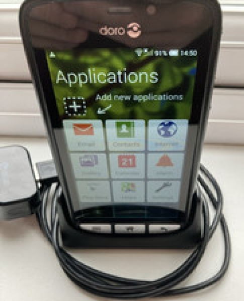 Doro 820 Mini schwarz Tesco Netzwerk 2,4″ 2MP 1GB Android Touchscreen Smartphone